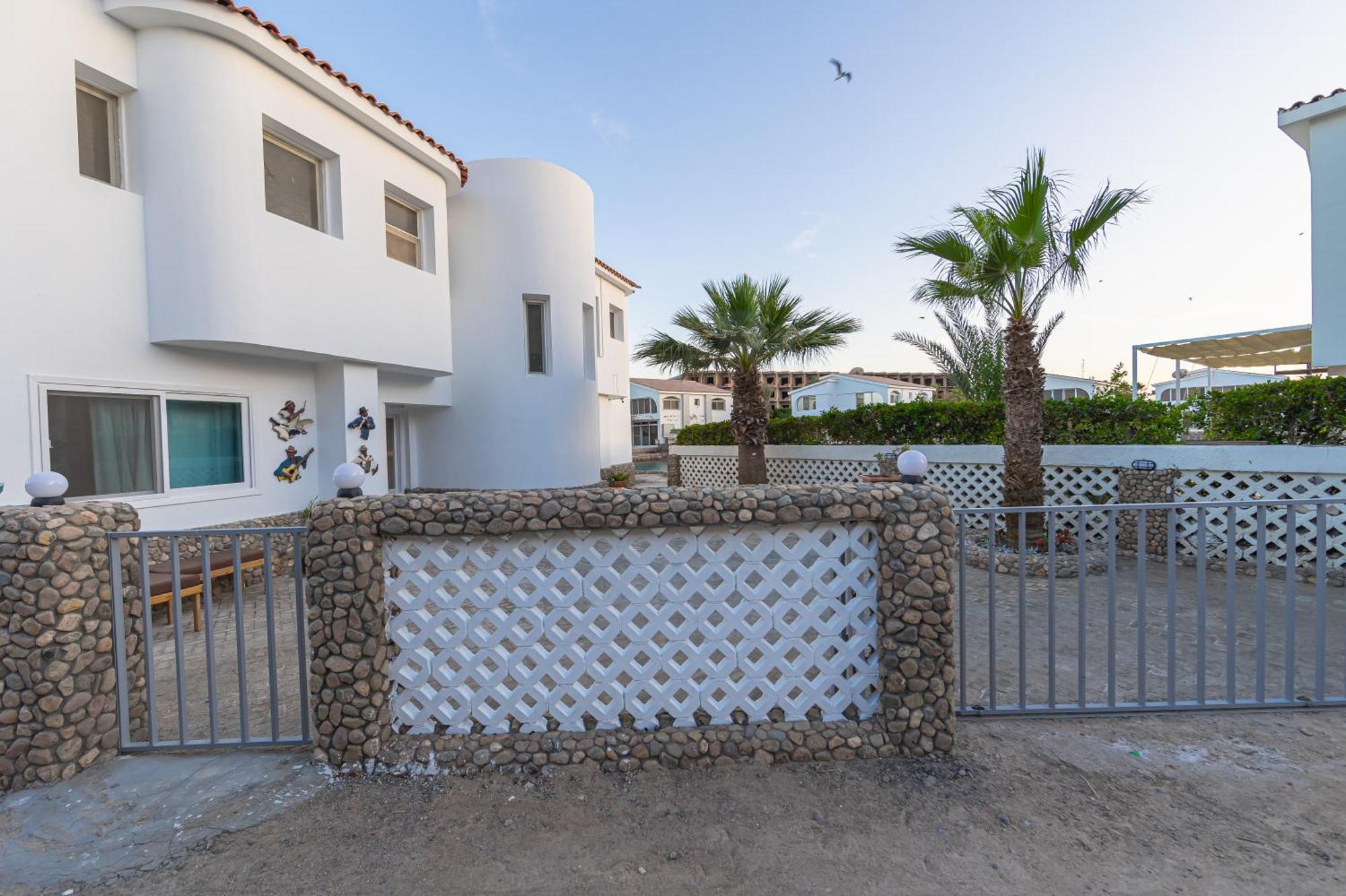 הורגהדה Aden Beach - Sea View Room With Beach Access In Villa מראה חיצוני תמונה